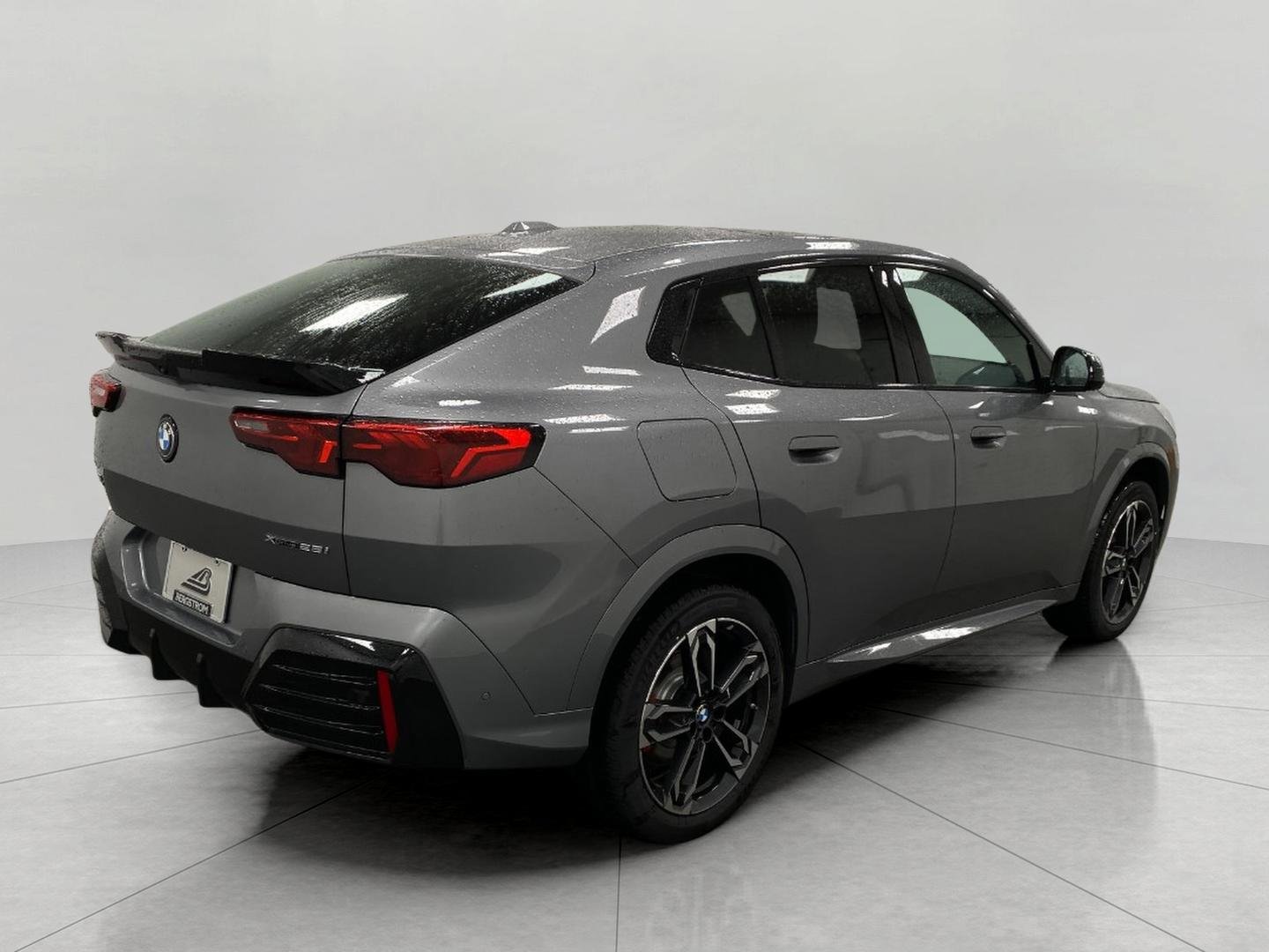 New 2026 BMW X2 xDrive28i w/ Technology Package AWD/4WD image 3