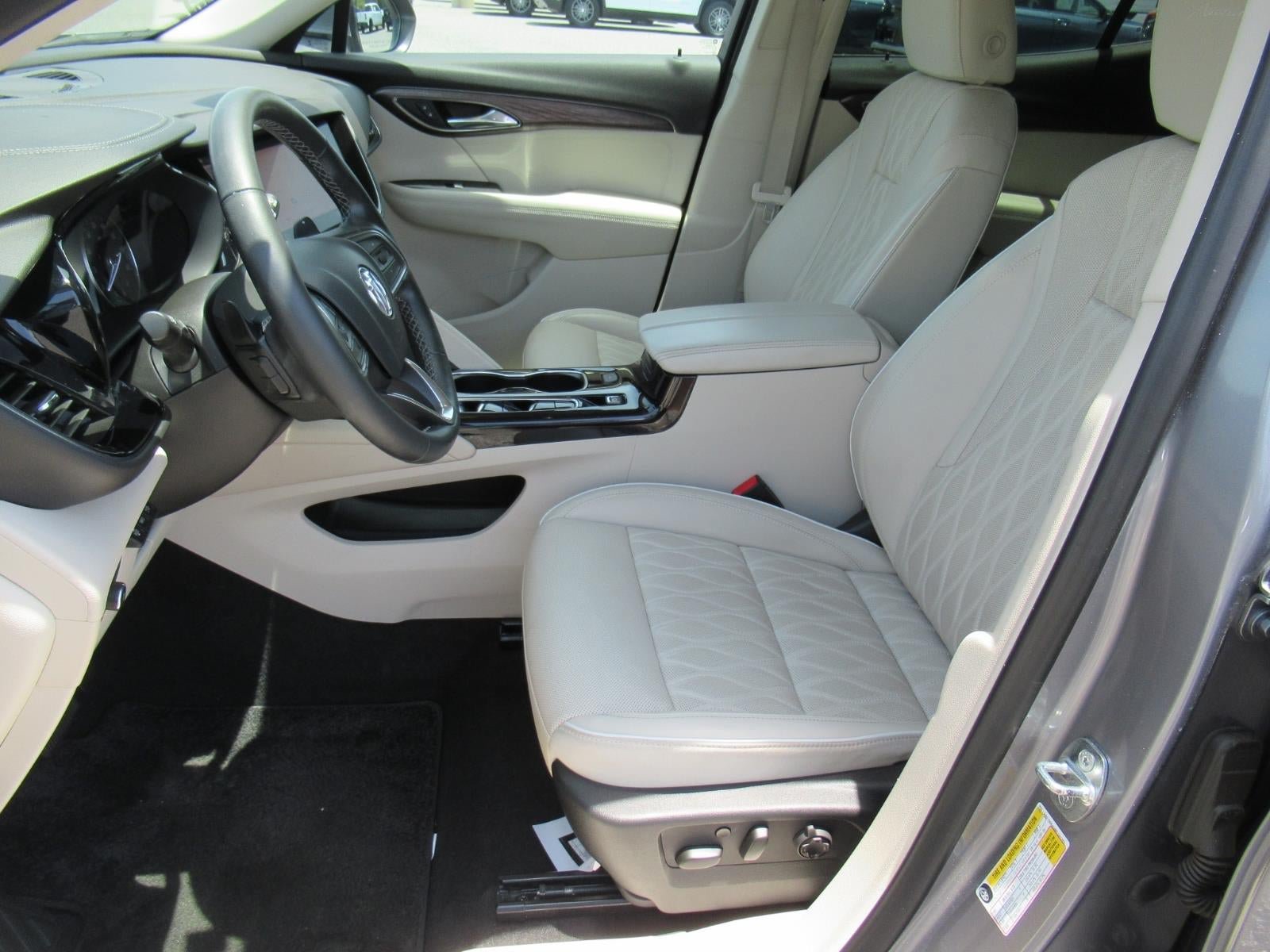 Used 2021 Buick Envision Avenir w/ Technology Package II FWD image 16