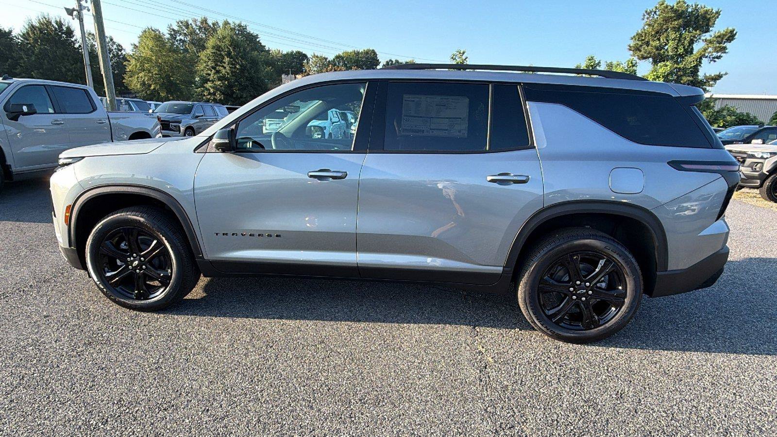 New 2027 Chevrolet Traverse LT w/ Midnight/Sport Edition FWD image 11