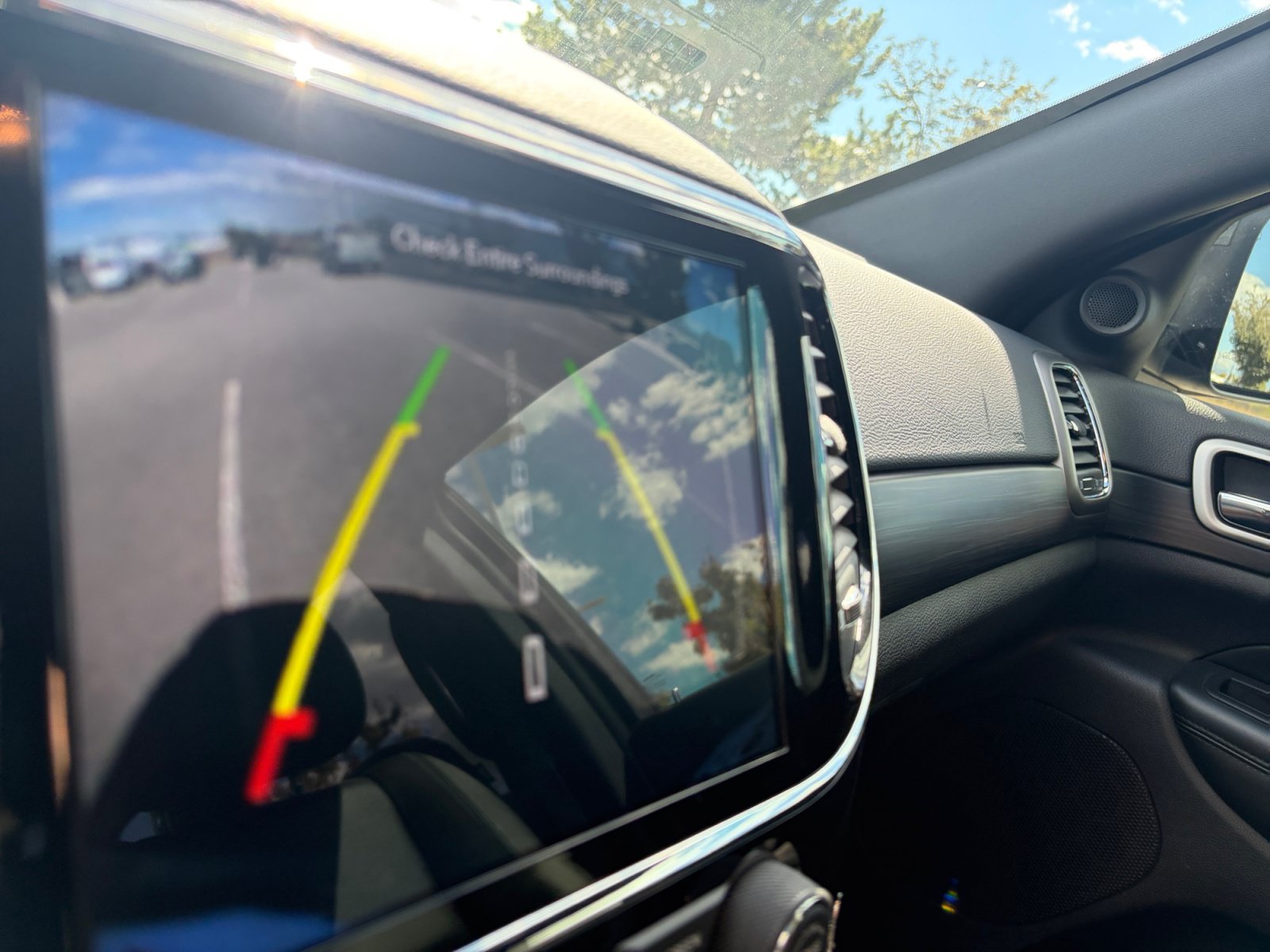 Used 2020 Jeep Grand Cherokee Altitude AWD/4WD image 20