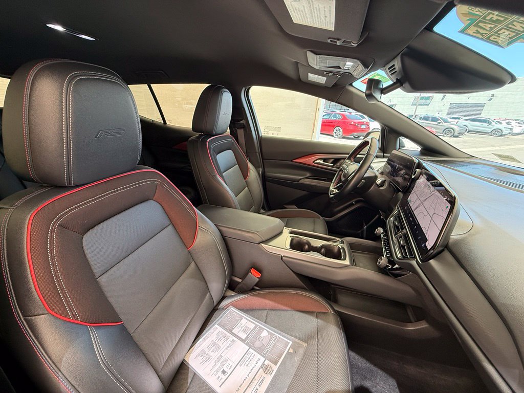 Used 2024 Chevrolet Equinox EV RS FWD image 12