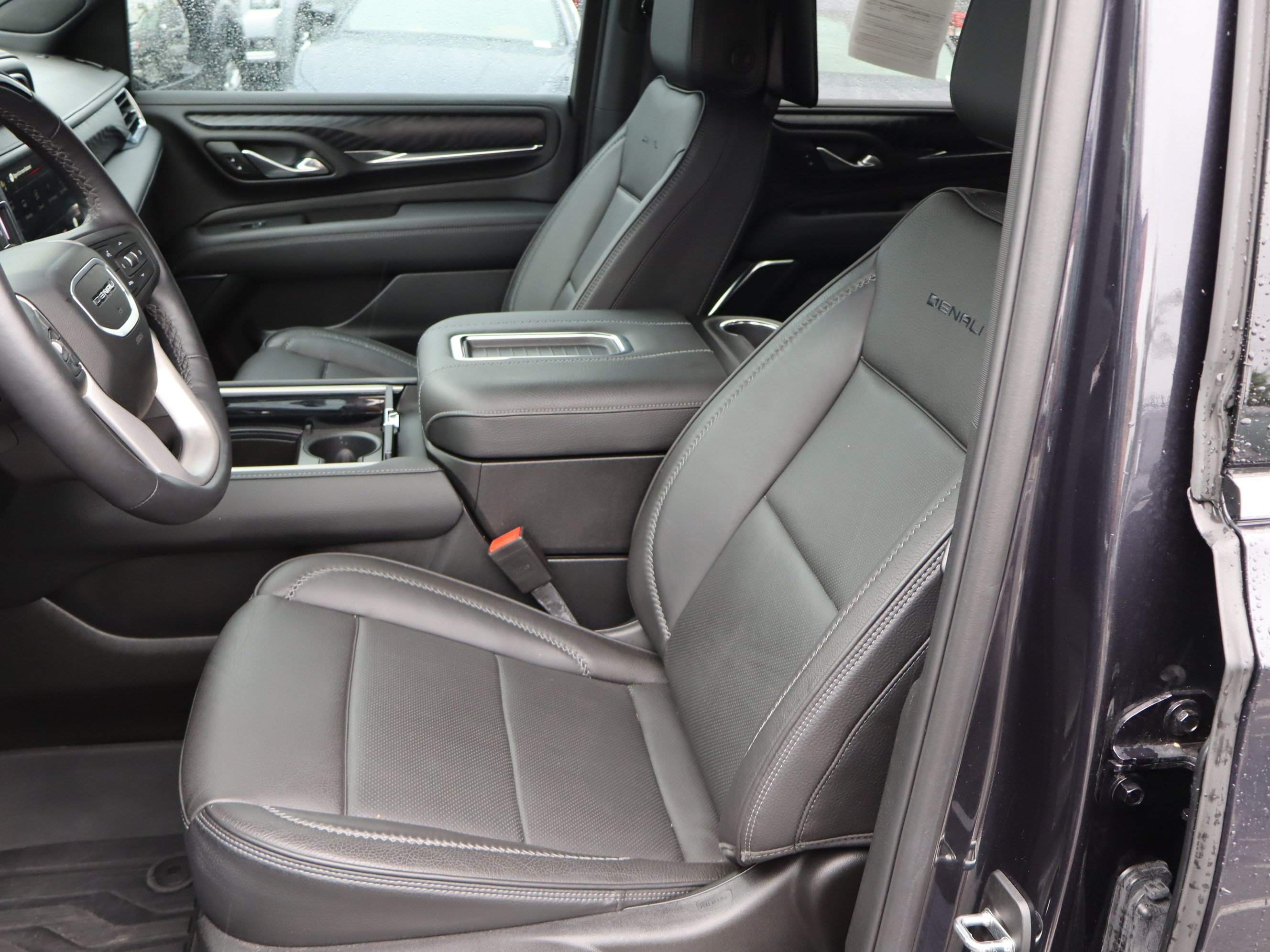 Used 2024 GMC Yukon Denali w/ Denali Reserve Package AWD/4WD image 20