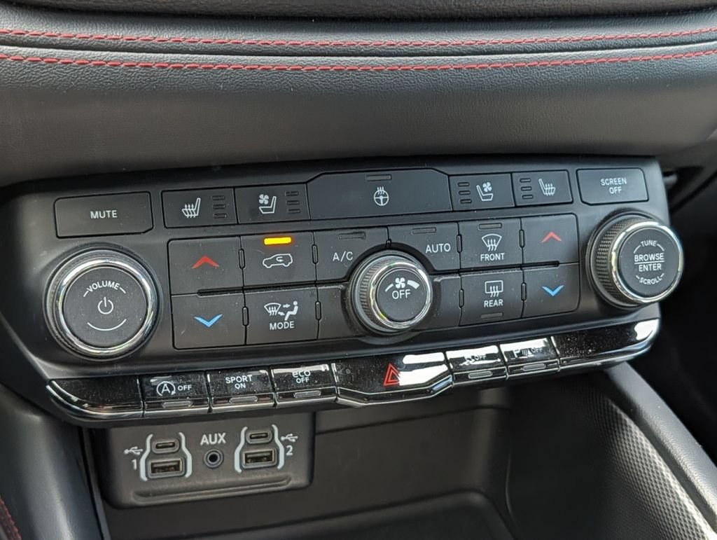 Used 2024 Dodge Durango GT AWD/4WD image 39