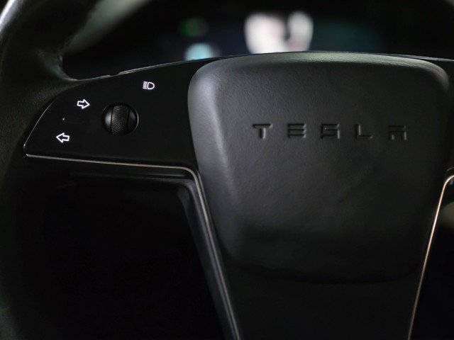 Used 2023 Tesla Model X Plaid image 23