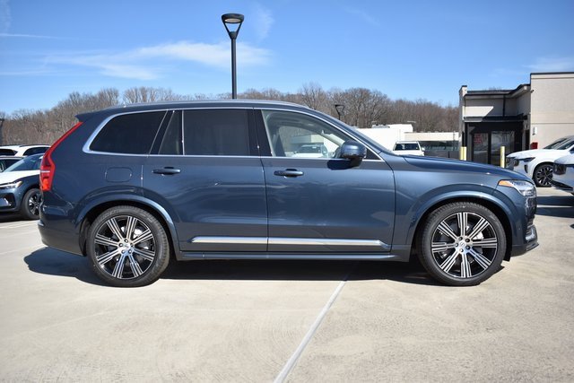 Used 2025 Volvo XC90 B6 Ultra w/ Lounge Package image 9
