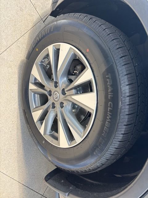 Used 2018 Nissan Murano S AWD/4WD image 9