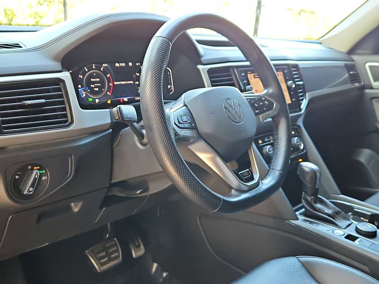 Used 2022 Volkswagen Atlas SEL R-Line image 10