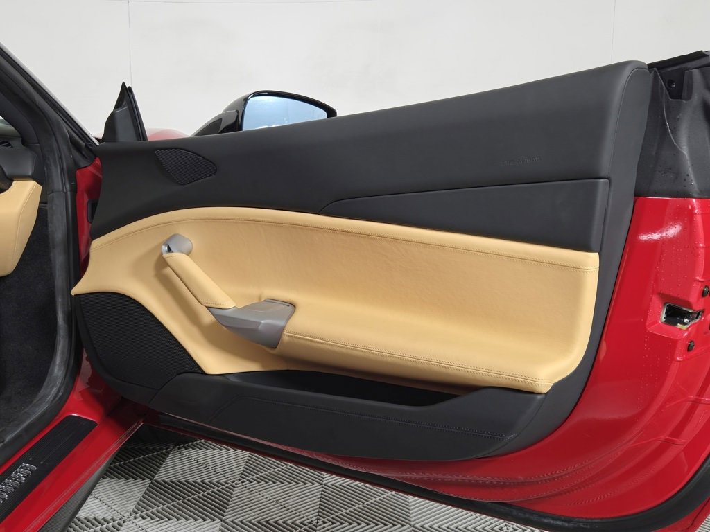 Used 2017 Ferrari 488 GTB image 18