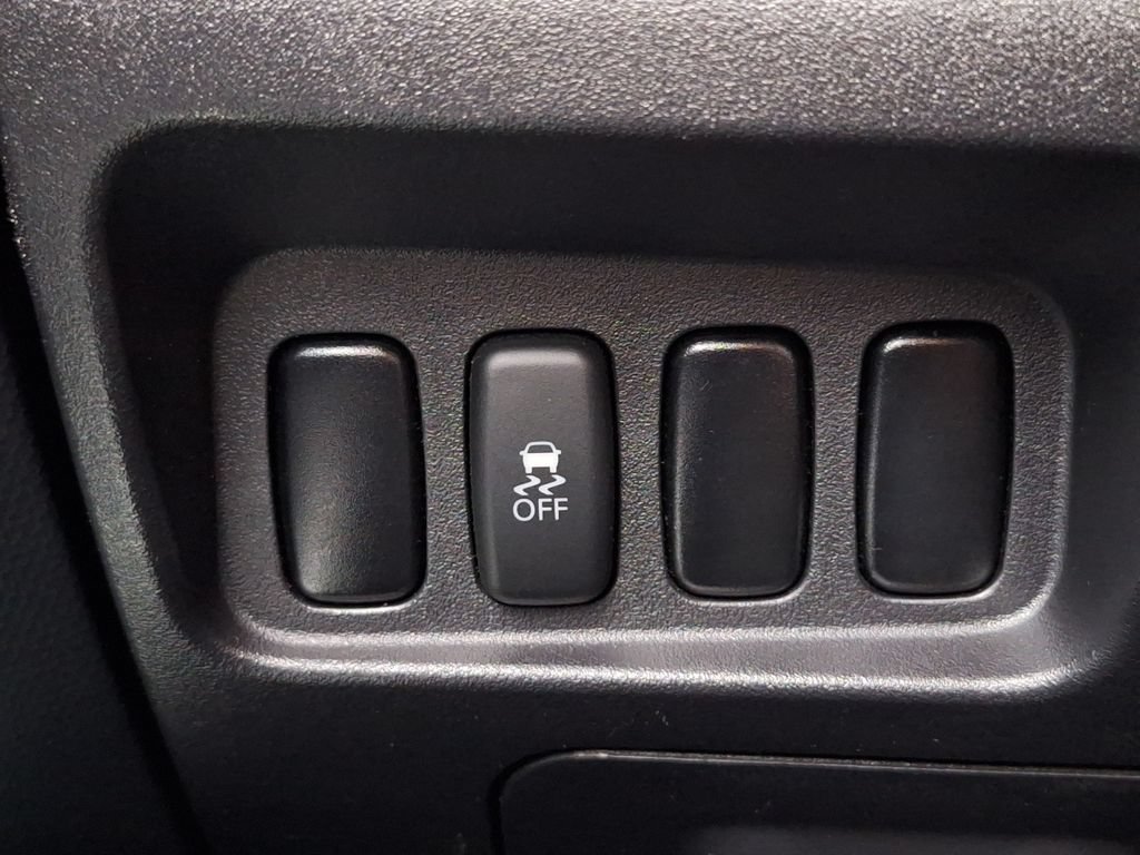 Used 2012 Mitsubishi Outlander SE FWD image 22