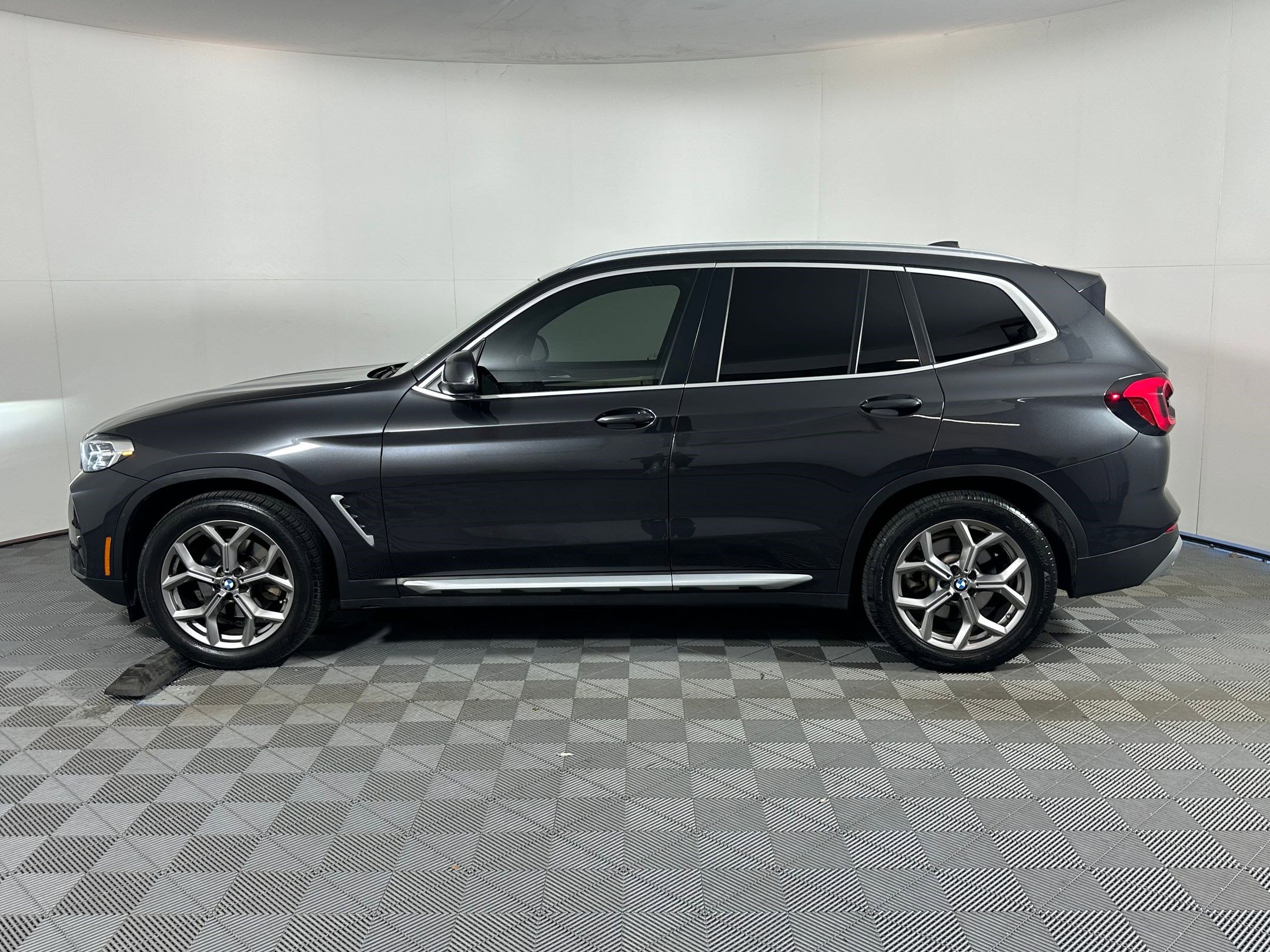 Used 2022 BMW X3 sDrive30i w/ Convenience Package image 2