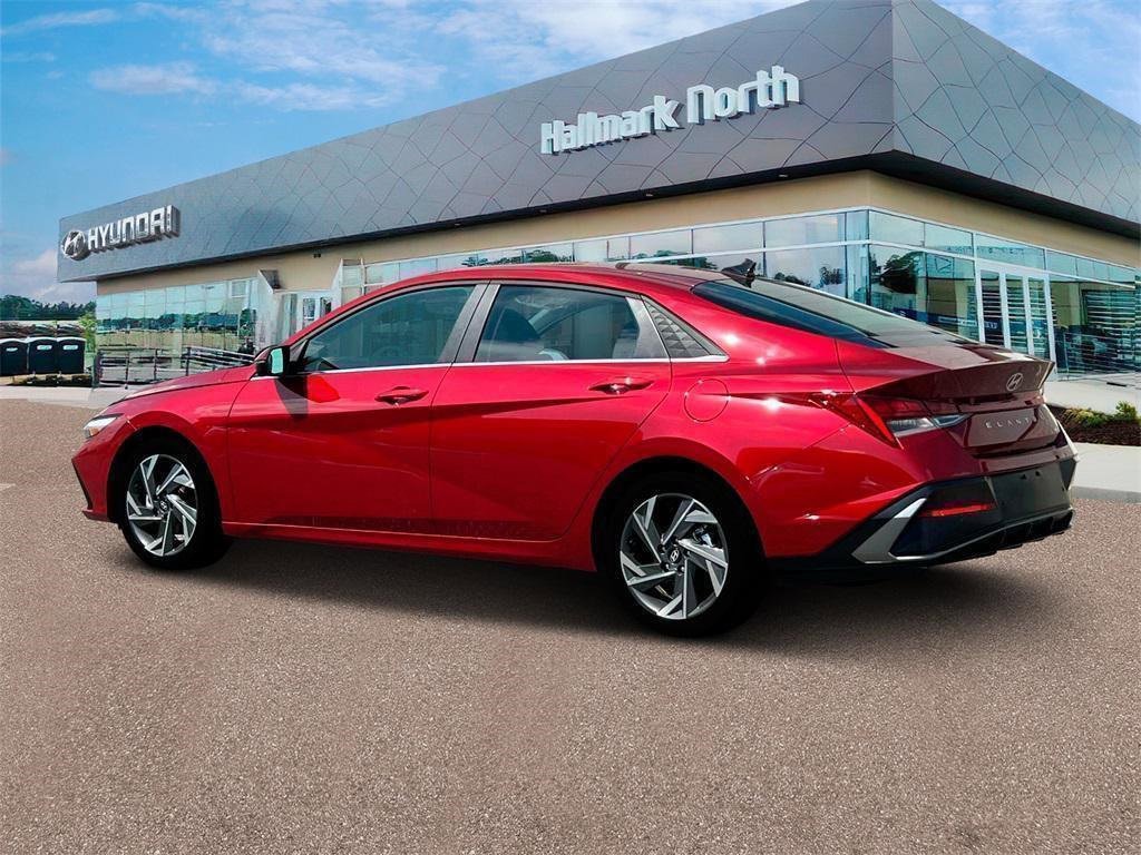 New 2025 Hyundai Elantra Limited image 4