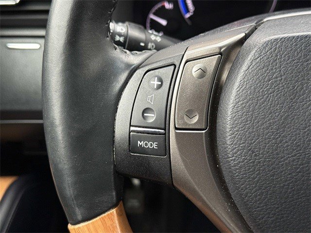 Used 2015 Lexus RX 450h AWD image 25