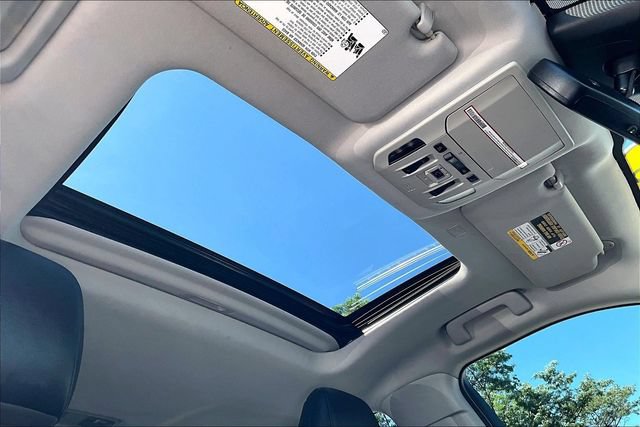 Used 2021 Toyota Highlander XLE FWD image 11