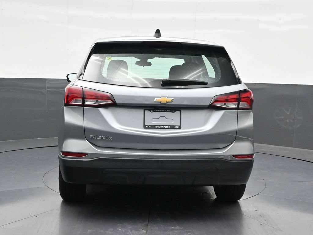 Used 2024 Chevrolet Equinox LS FWD image 4