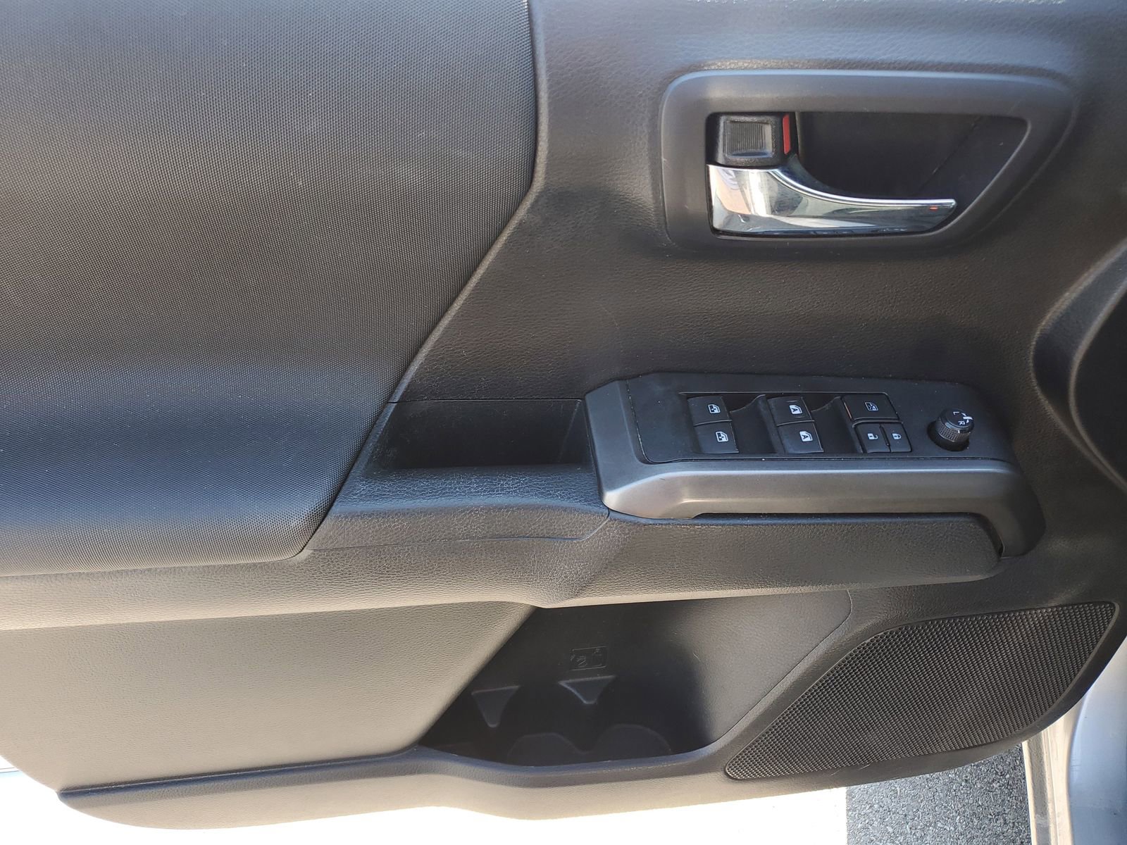 Certified 2019 Toyota Tacoma TRD Sport image 19