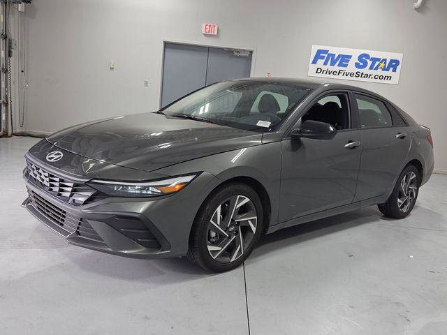 New 2025 Hyundai Elantra Sport FWD image 3