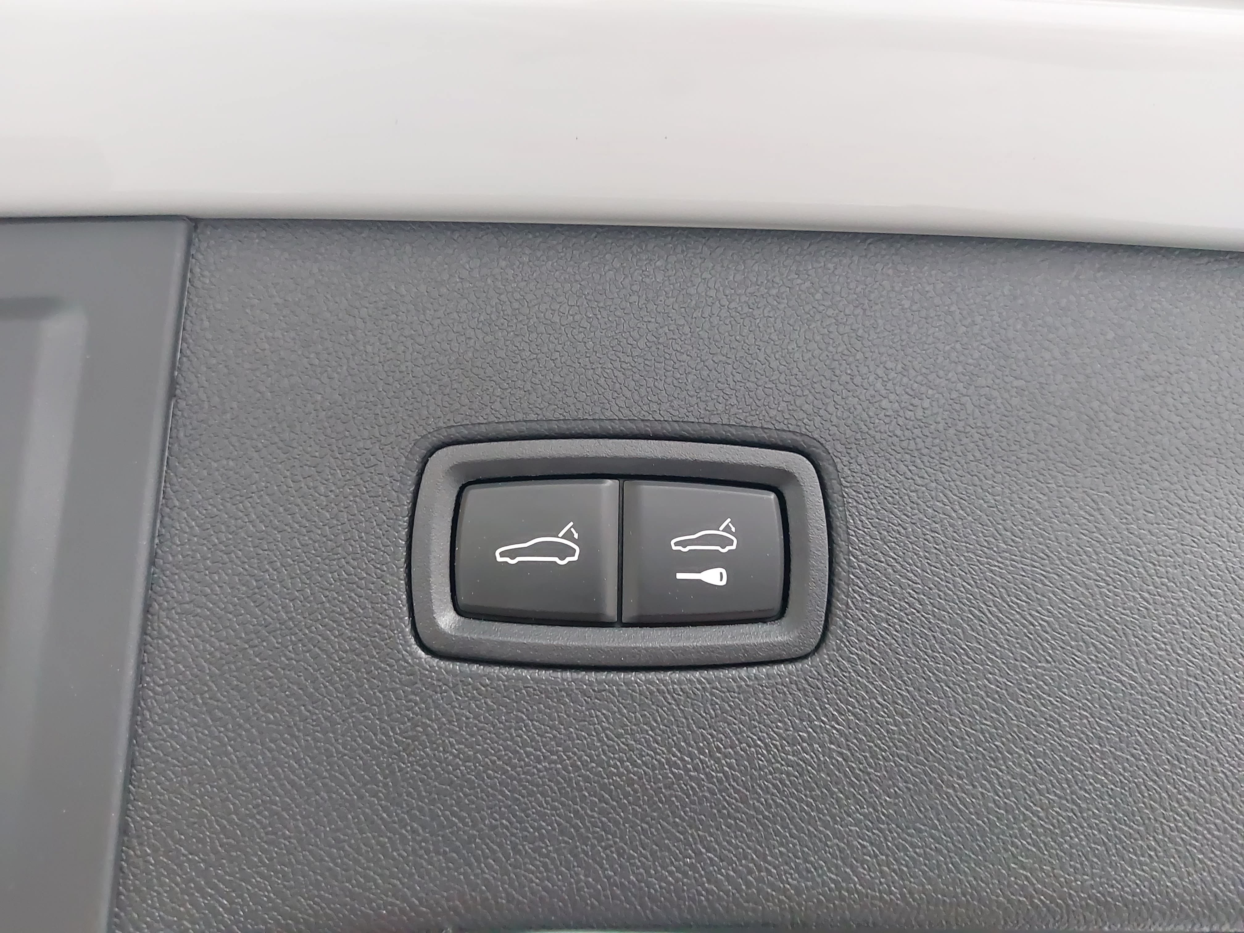 Certified 2025 Porsche Cayenne E-Hybrid AWD/4WD image 15