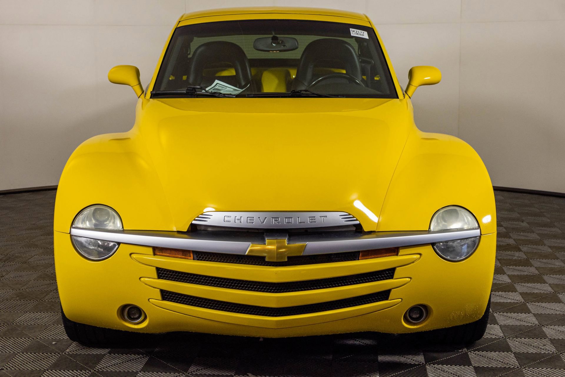 Used 2004 Chevrolet SSR w/ Preferred Equipment Group image 10