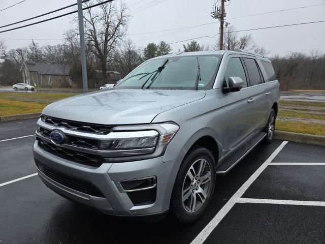 Used 2023 Ford Expedition Max Limited image 3