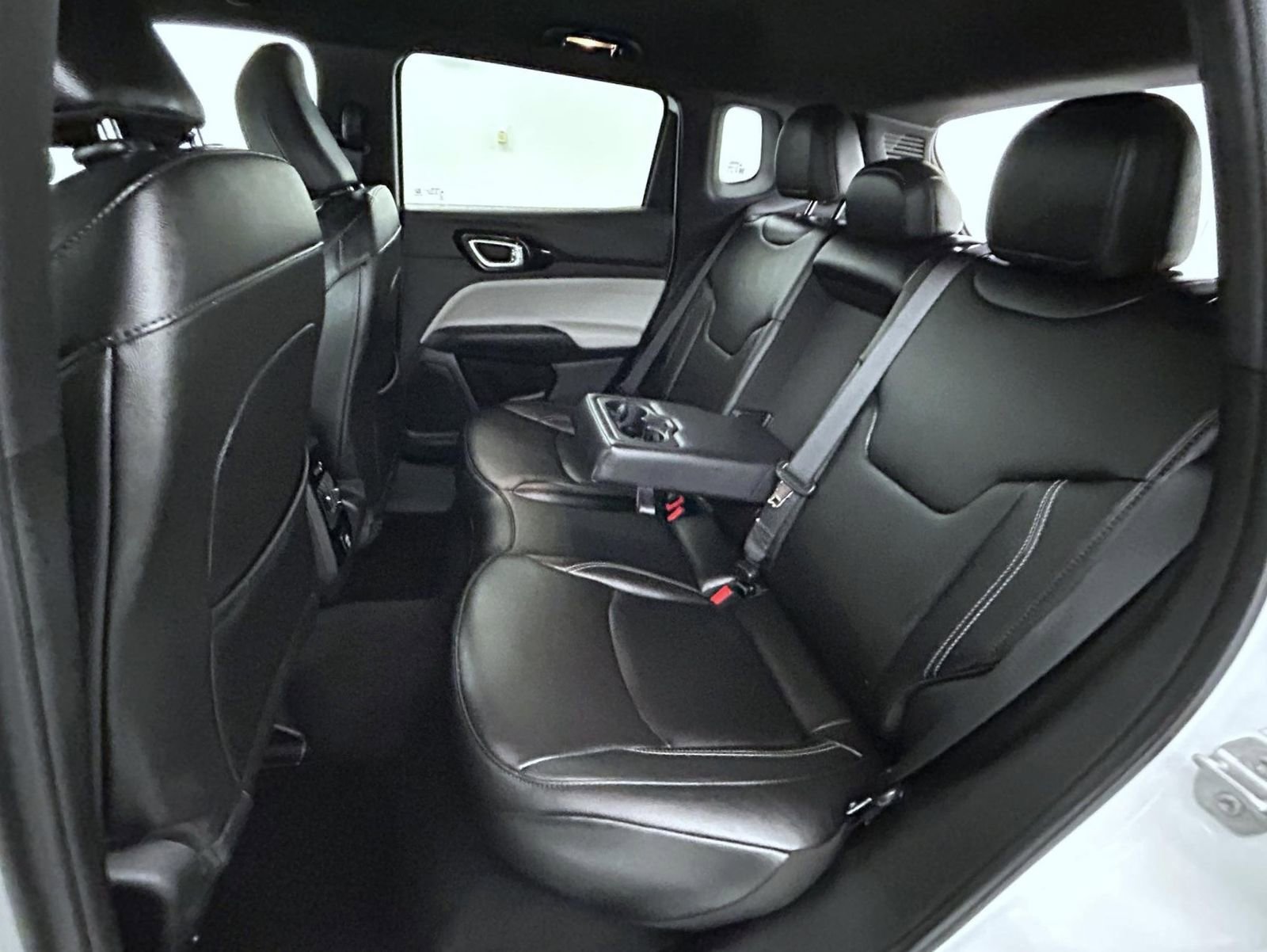 Certified 2025 Jeep Compass Limited AWD/4WD image 19