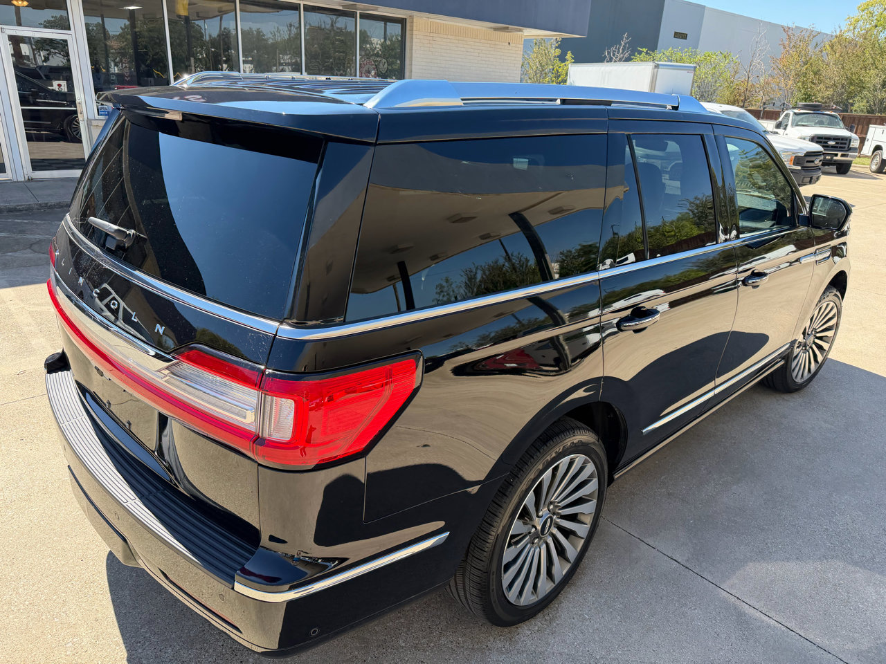 Used 2020 Lincoln Navigator Reserve w/ Luxury Package image 14