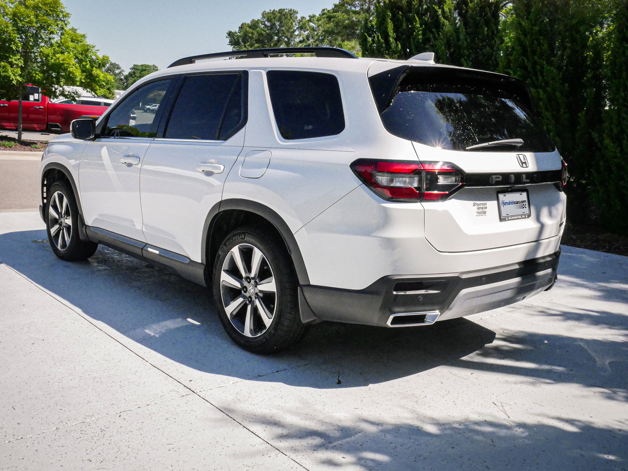 Used 2023 Honda Pilot Touring image 9