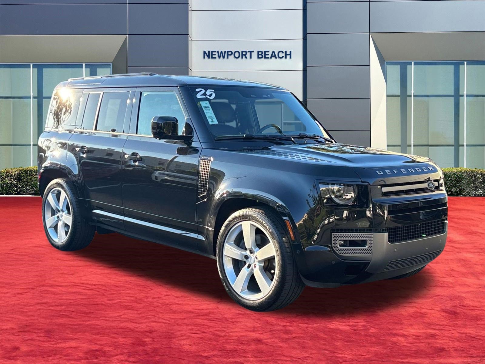 Certified 2025 Land Rover Defender 110 X-Dynamic SE image 6