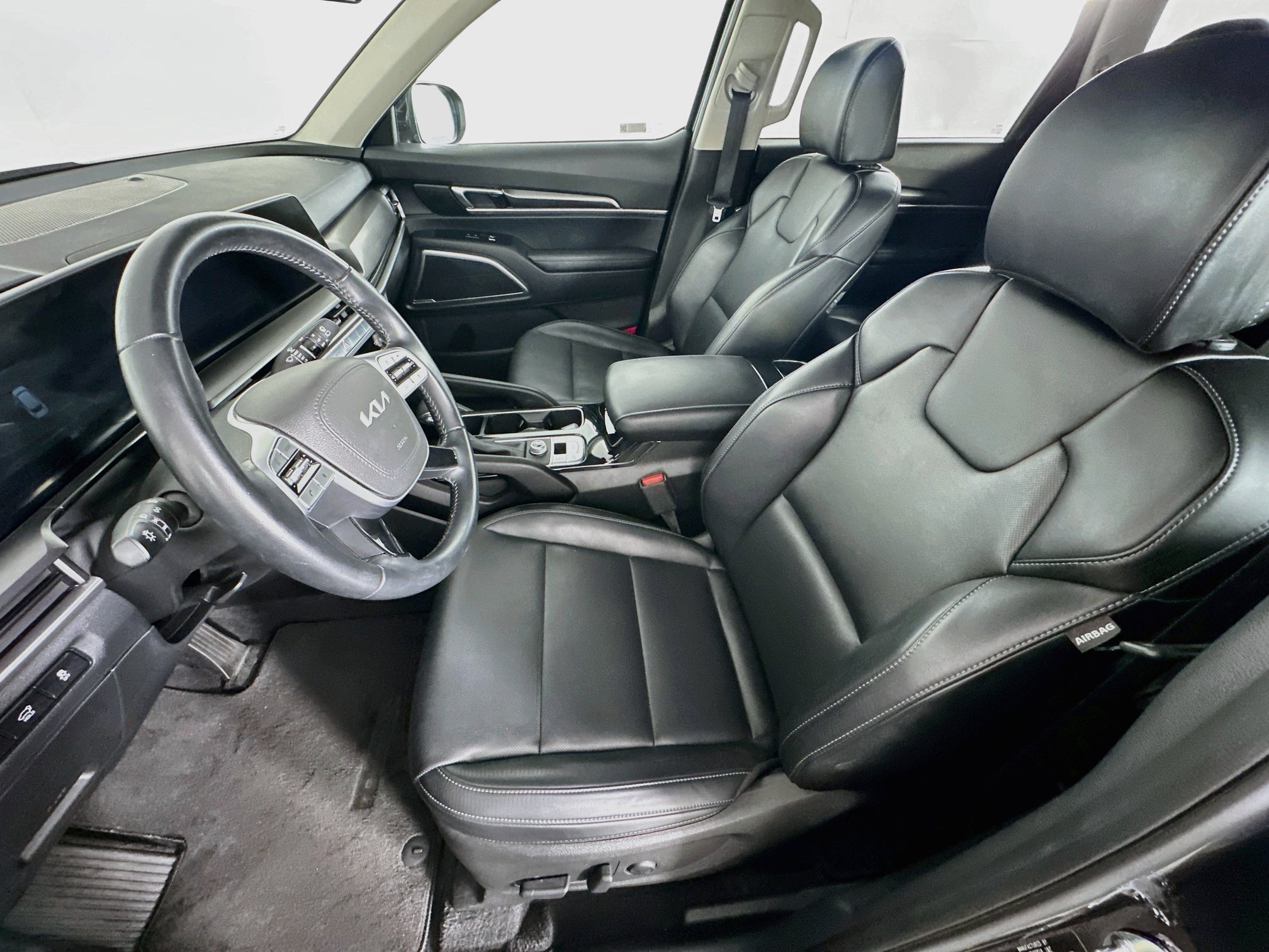 Used 2025 Kia Telluride S FWD image 13