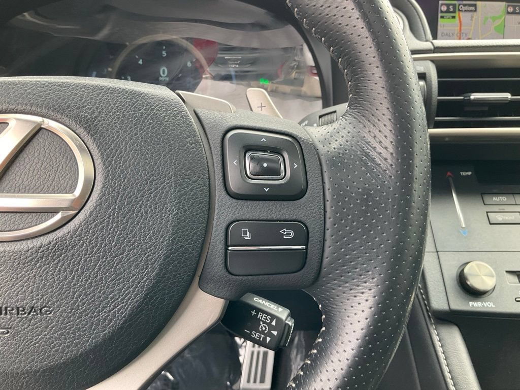 Used 2016 Lexus RC 200t RWD image 31