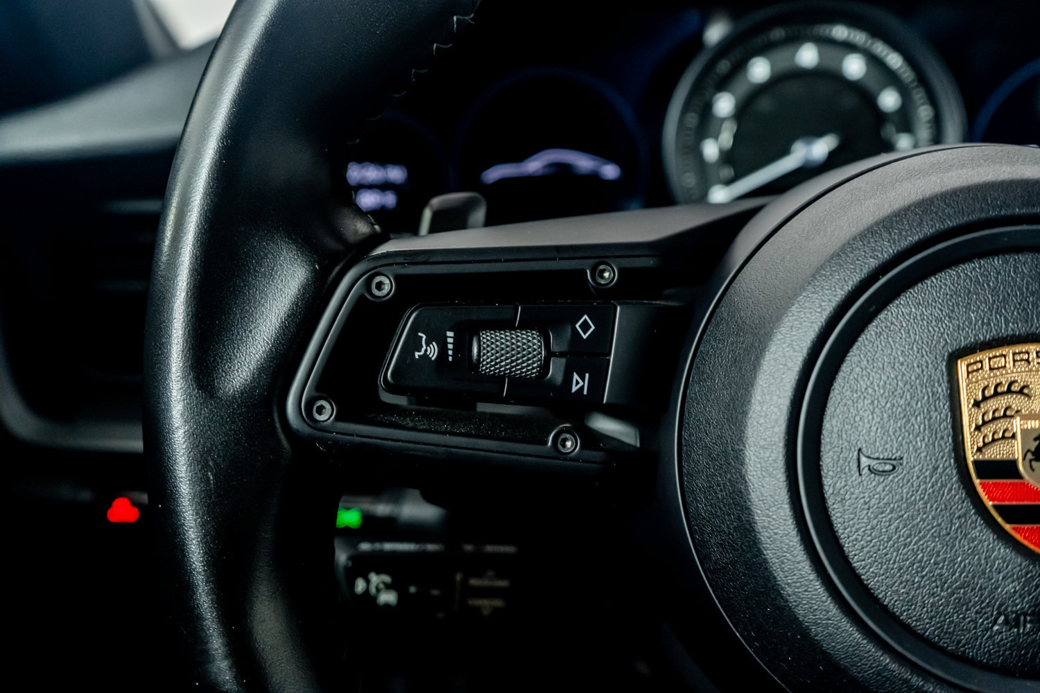 Used 2020 Porsche 911 Carrera 4S w/ Sport Package image 42