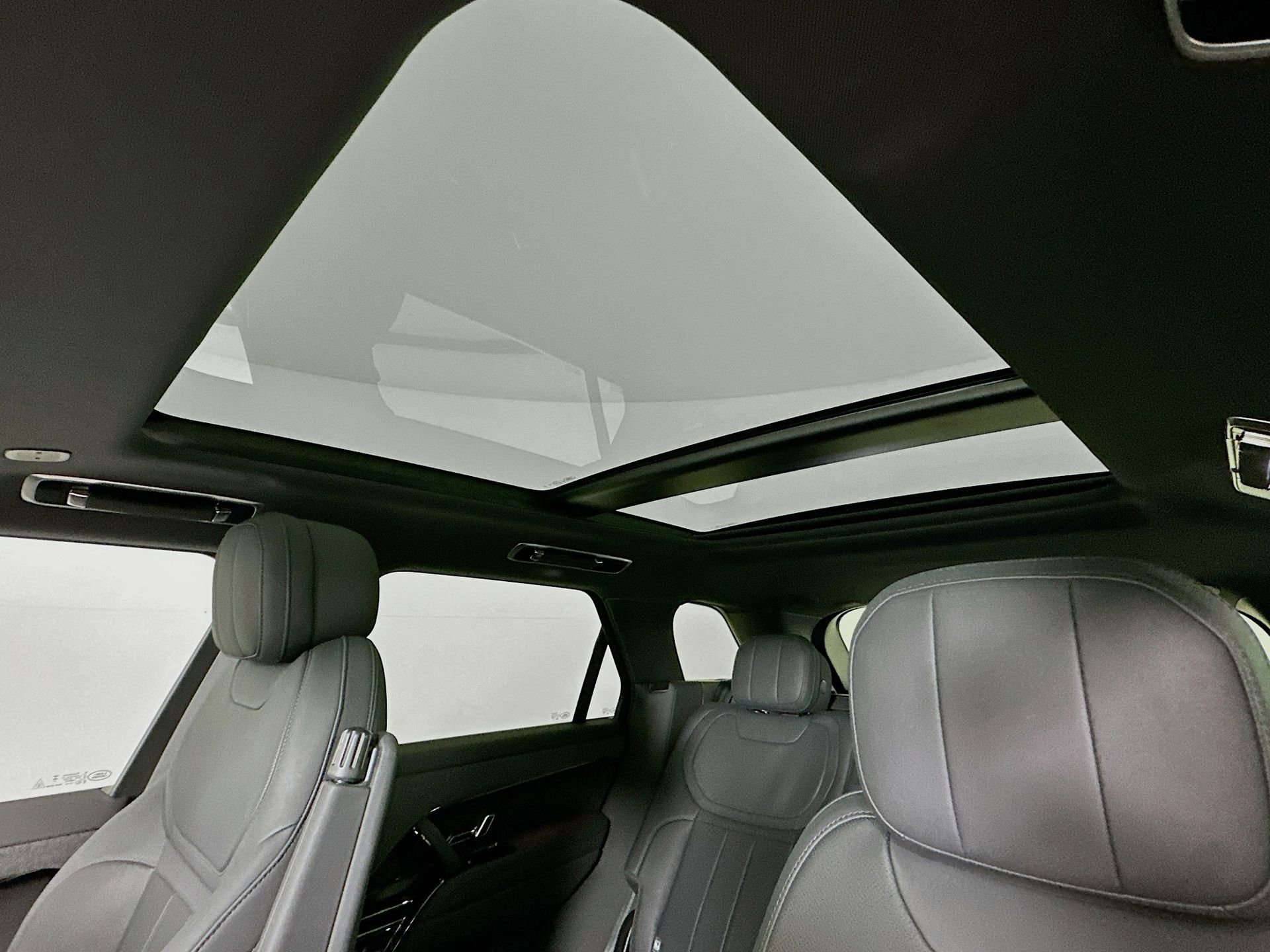 Used 2025 Land Rover Range Rover Sport Dynamic SE image 23