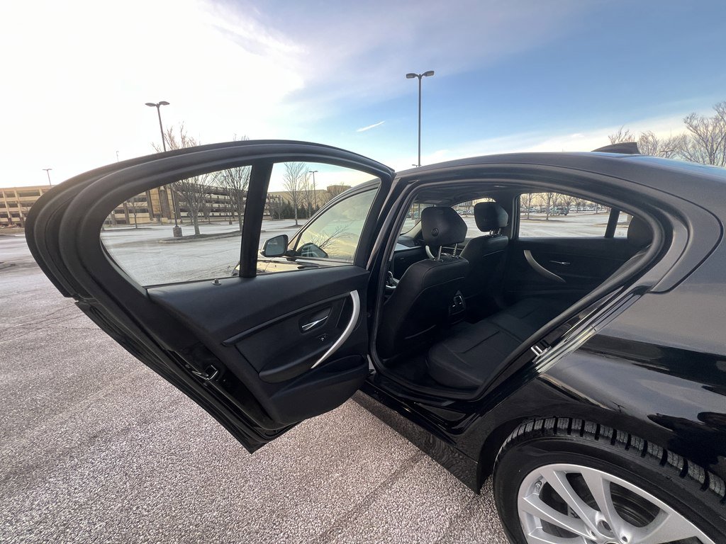 Used 2016 BMW 320i xDrive Sedan image 14