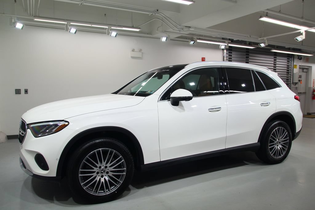 Certified 2024 Mercedes-Benz GLC 300 4MATIC image 4