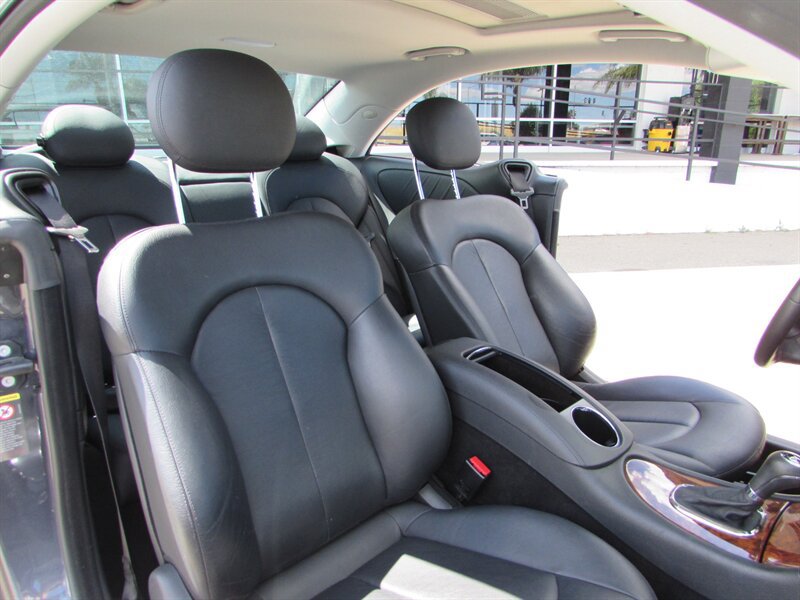 Used 2008 Mercedes-Benz CLK 350 Coupe image 32