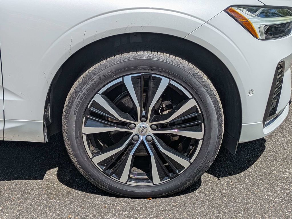 Certified 2023 Volvo XC60 B5 Ultimate w/ Protection Package Premier FWD image 11