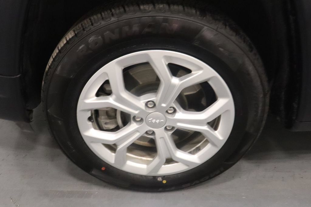 Used 2024 Jeep Compass Latitude AWD/4WD image 23