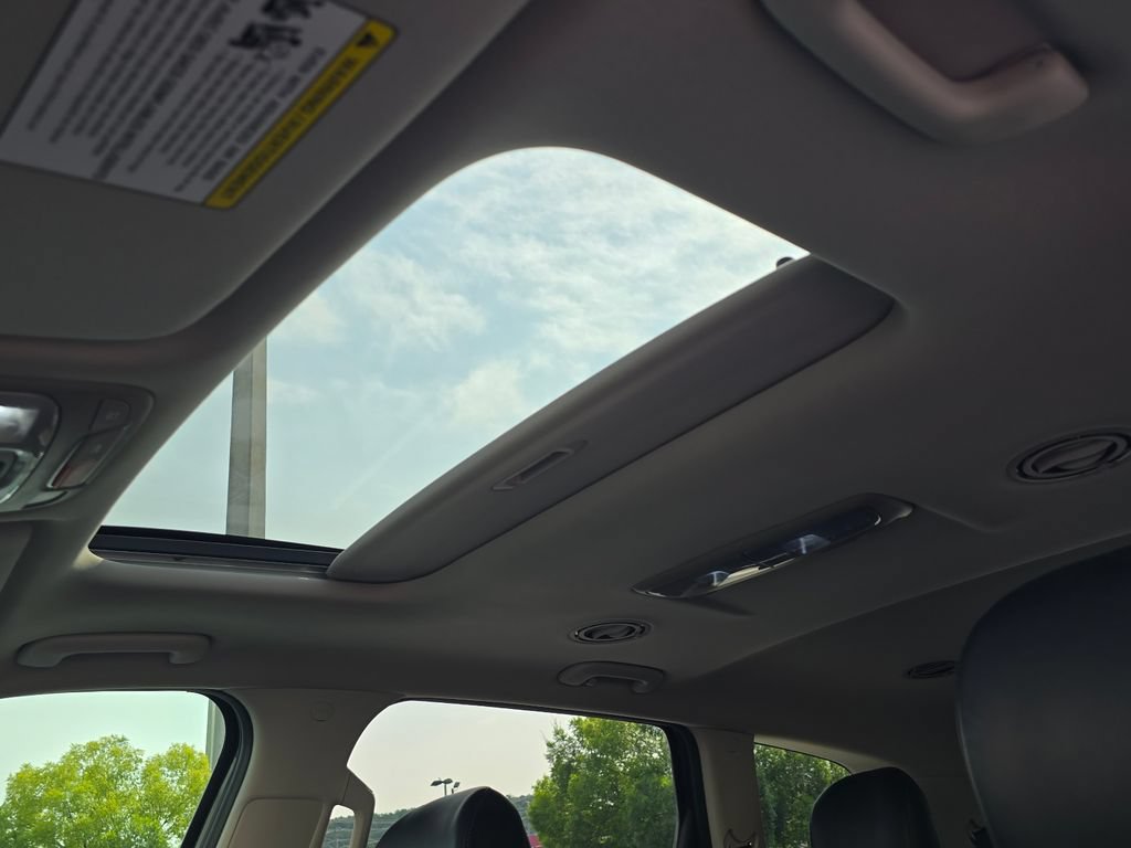 Certified 2025 Kia Telluride S FWD image 13