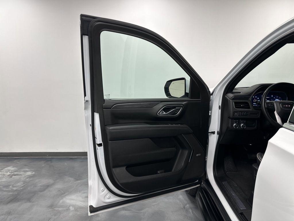 Used 2024 GMC Yukon SLT image 13