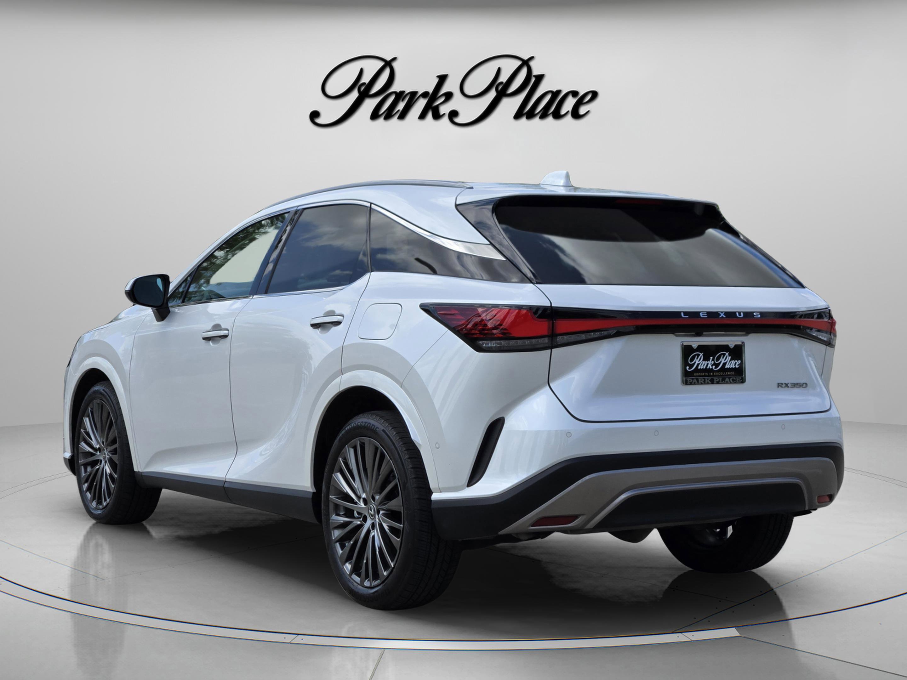 Used 2023 Lexus RX 350 FWD w/ Accessory Package image 3