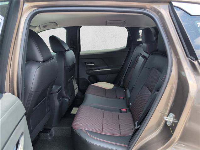 New 2025 Nissan Kicks SR w/ Illumination Package FWD image 18
