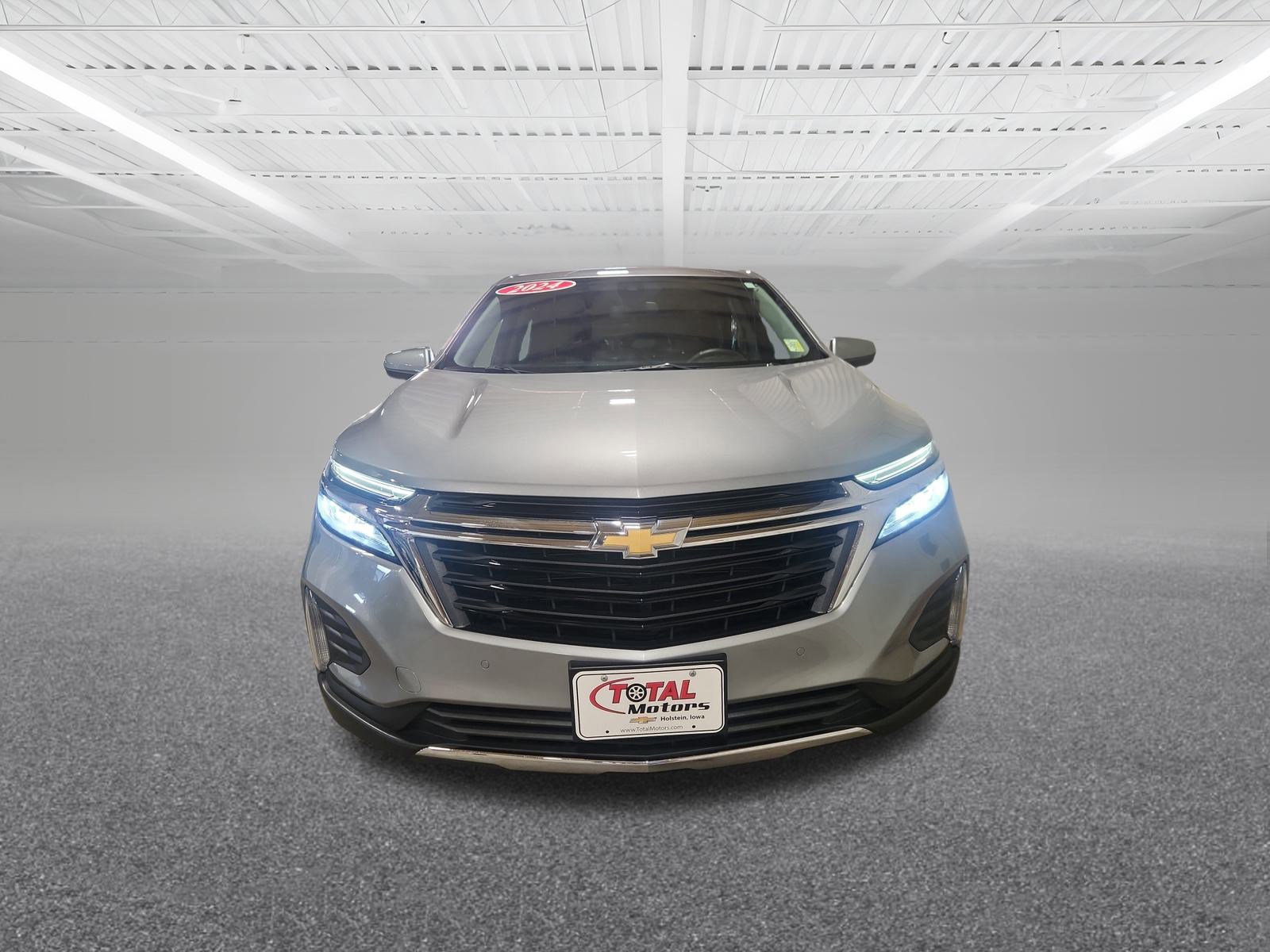 Used 2024 Chevrolet Equinox LT image 3