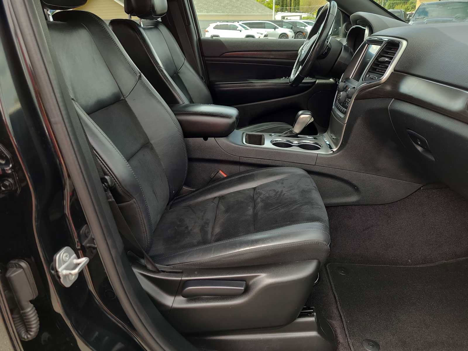 Used 2017 Jeep Grand Cherokee Altitude image 22