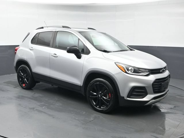 Used 2021 Chevrolet Trax LT w/ Redline Edition AWD/4WD image 7
