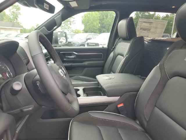 New 2026 RAM 1500 Laramie w/ Sport Appearance Package AWD/4WD image 17