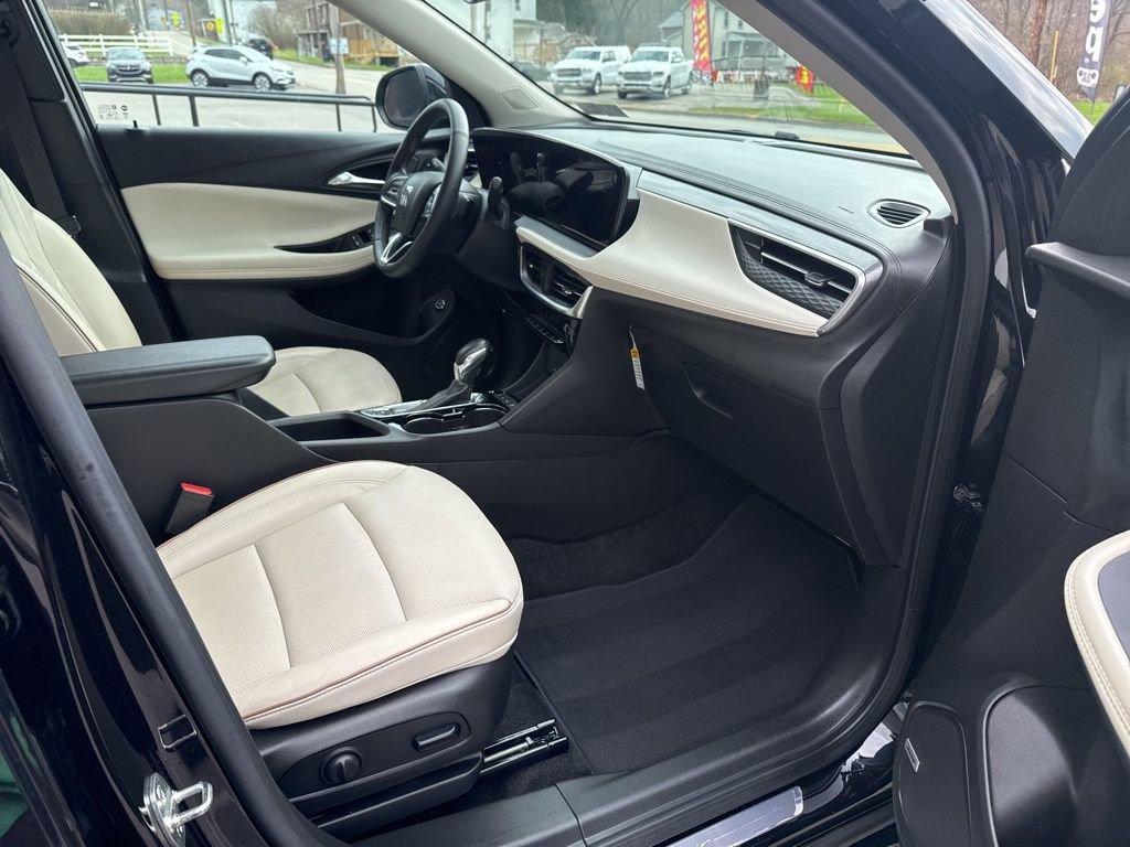 Used 2024 Buick Encore GX Avenir w/ Avenir Convenience Package image 30