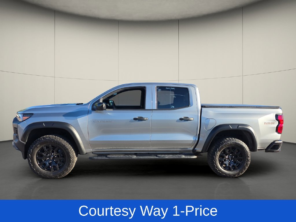 Used 2024 Chevrolet Colorado Trail Boss w/ Advanced Trailering Package AWD/4WD image 5