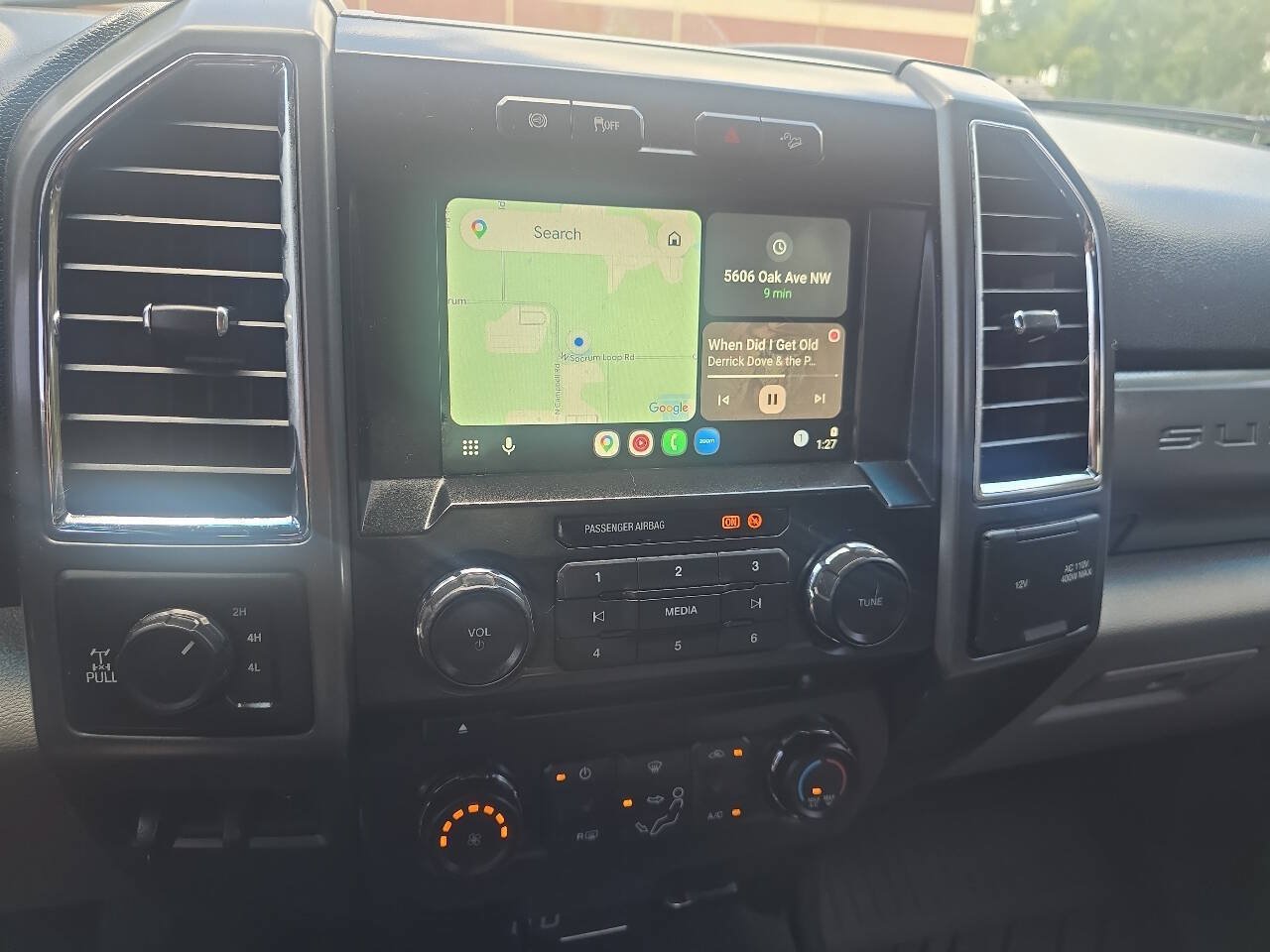 Used 2017 Ford F250 XLT w/ XLT Premium Package AWD/4WD image 27