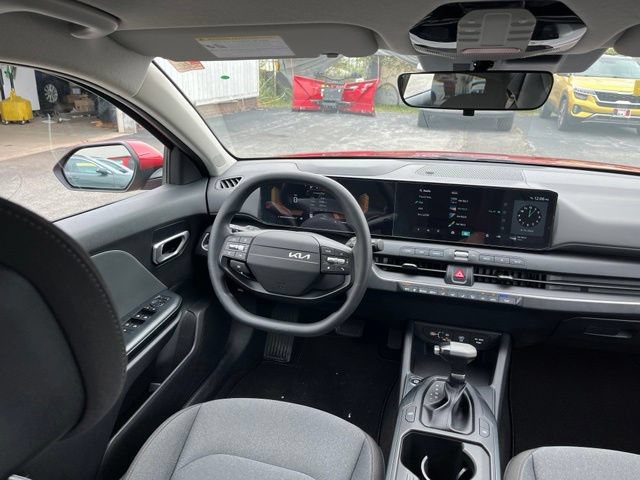 Certified 2025 Kia K4 FWD image 38