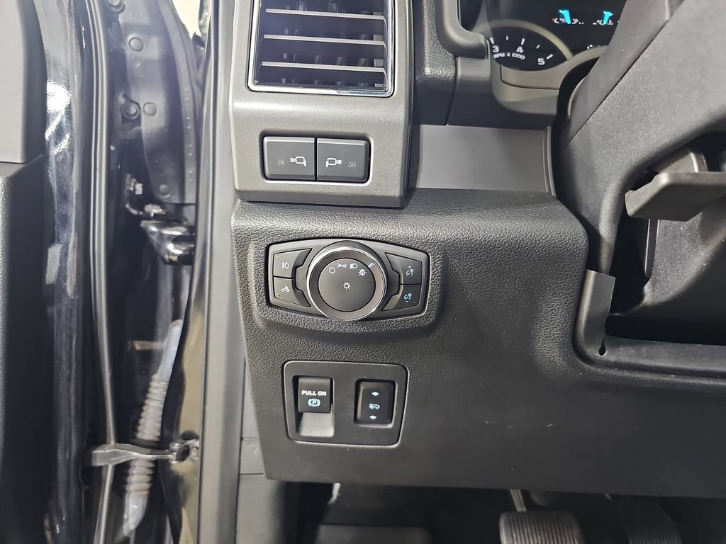 Used 2019 Ford F150 XLT w/ Equipment Group 302A Luxury AWD/4WD image 31