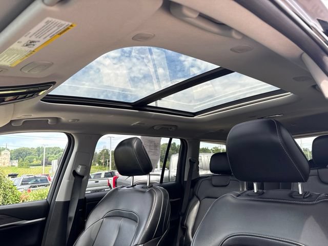 Used 2023 Jeep Grand Cherokee L Limited AWD/4WD image 24